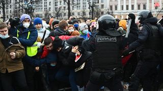 Peste 4.000 de arestări în Rusia, la manifestaţii în susţinerea lui Navalnîi