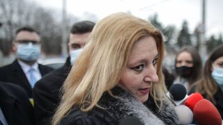 VIDEO - Diana Șoșoacă, scandal monstru la Spitalul Sf. Pantelimon din Capitală: ”Unde scrie că e carantină? Nu mă interesează”