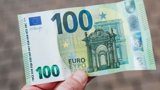 Curs valutar azi 1 februarie 2021. C&acirc;t valorează un Euro