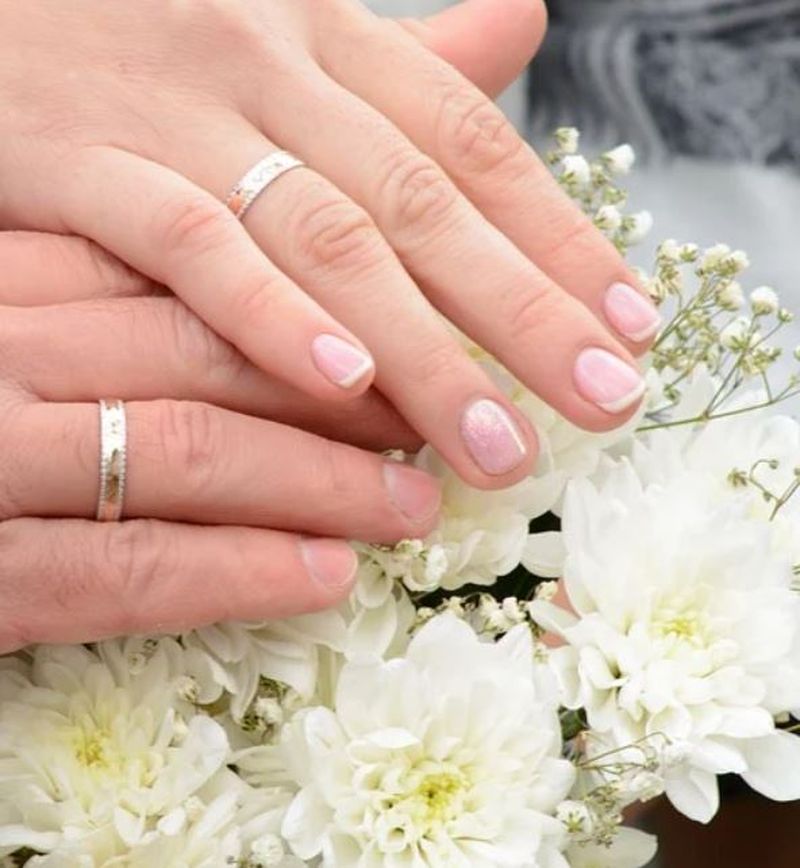 de ce stă mireasa în stânga mirelui