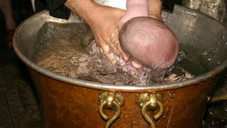 Cine este vinovat pentru decesul bebelușului din Suceava. Ce a transmis Arhiepiscopia Sucevei şi Rădăuţilor