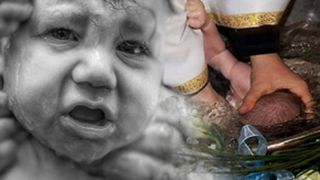 VIDEO - Mii de oameni susțin că ritualul botezului ar trebui modificat