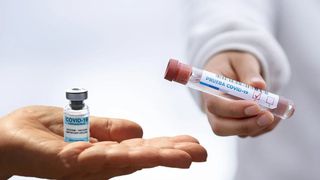 Peste 27.000 de persoane au fost vaccinate împotriva COVID-19, în ultimele 24 de ore. Câți români au înregistrat reacții adverse