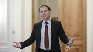 Florin Cîţu: „Astăzi, înaintea şedinţei de Guvern, a fost aprobată hotărârea CNSU prin care au fost aprobate cele trei scenarii pentru începerea şcolilor”