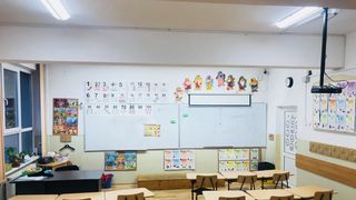 Care sunt regulile impuse de Ministerul Educației la redeschiderea școlilor. Orele se țin cu ușile deschise, masca purtată permanent