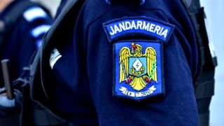 O tânără infectată cu COVID-19 a fost găsită pe stradă umblând fără mască