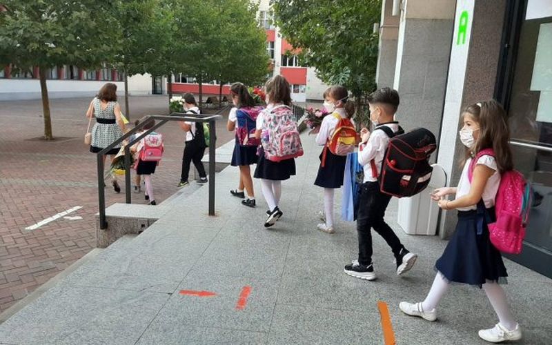 cinci școli închise în bucurești