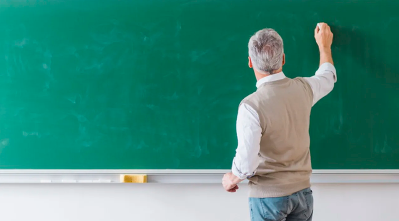 Salariul minim pentru profesori în 2021. Câți bani câștigă cel mai prost plătit dascăl