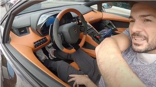 VIDEO | Vloggerul Andy Popescu, în război cu jandarmii