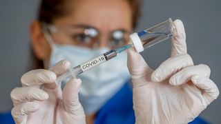 Două noi reacţii adverse la vaccinul anti-COVID-19