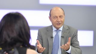 Traian Băsescu se teme că școlile vor fi închise din nou pe 8 martie