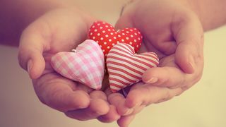 Tradiții și obiceiuri de Ziua îndrăgostiților. Ce e bine să faci pe 14 februarie