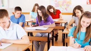Ministerul Educaţiei: 1.051 unităţi de învăţământ au început în scenariul roşu