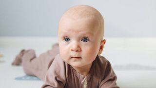 De ce este important ca hainele pentru nou nascuti sa fie confectionate din bumbac?