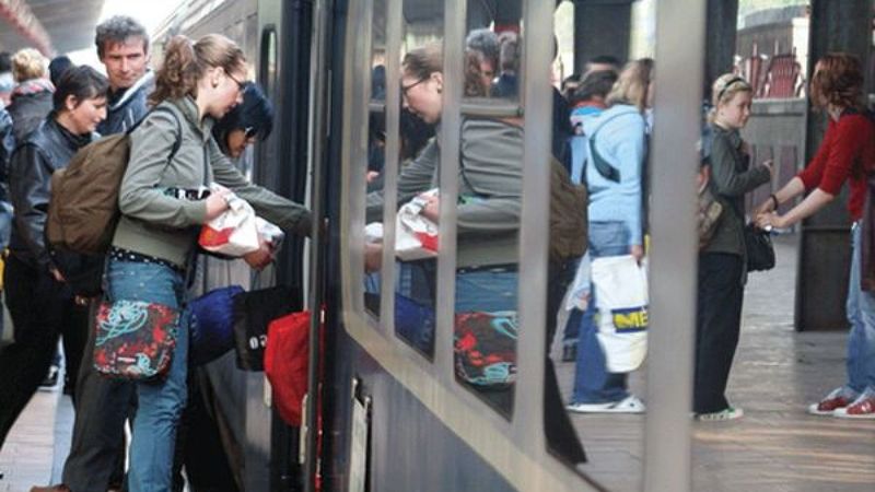 Dan Barna anunță că studenții vor avea 50% gratuitate la călătoriile cu trenul