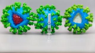 Vaccinări în masă împotriva COVID-19. Când se va opri pandemia