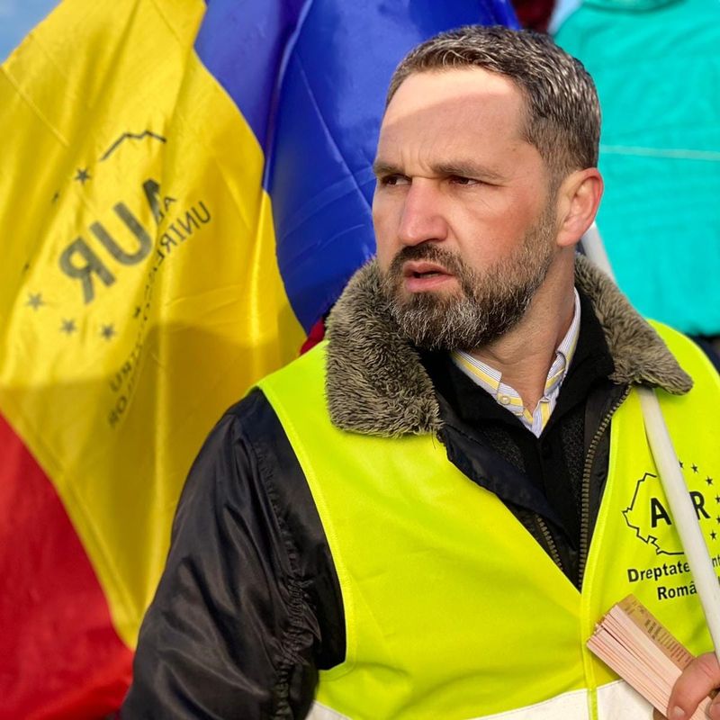 șoșoacă și mihai lasca au fost excluși din partidul aur