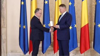 ședință klaus iohannis și sorin c&icirc;mpeanu