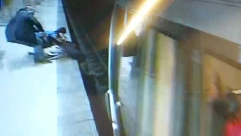 Scenă șocantă la metrou Dristor