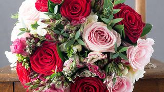 VIDEO - Aranjamentele florale sofisticate sunt cele mai căutate de Valentine's Day