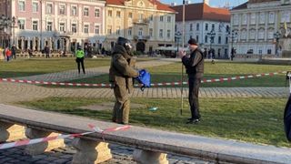 VIDEO - Echipamente speciale și c&acirc;ini antrenați pentru un rucsac suspect