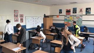 elevi bolnavi de coronavirus din românia