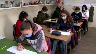 Situația elevilor bolnavi de coronavirus, din școli. Anunțul oficial