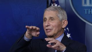 Simptomele de Covid-19 pot fi resimţite și la nouă luni de la infectare, spune Anthony Fauci