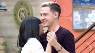 Cine este noua concurenta de la &bdquo;Puterea dragostei&rdquo;? Pe cine a pus ochii, bruneta