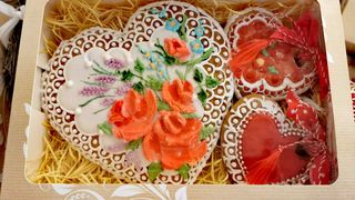 VIDEO - Rețete dulci pentru mărțișoarele comestibile din turtă dulce