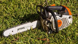 demarorul de drujbă