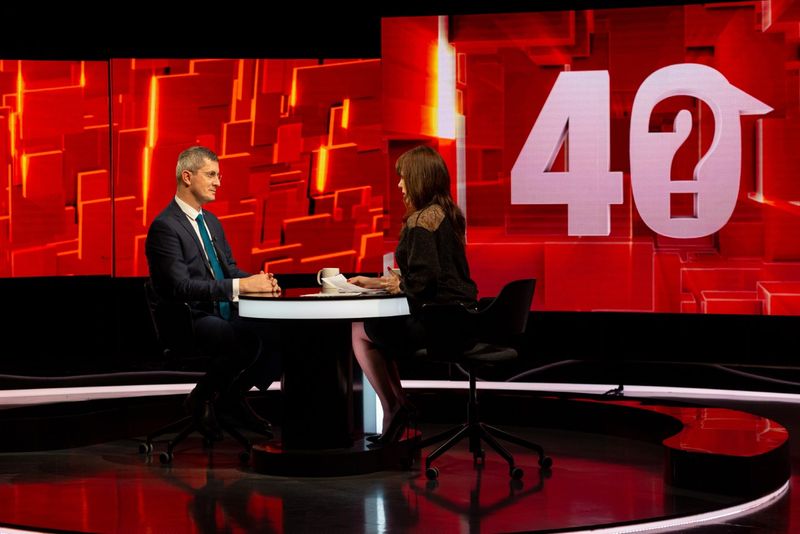 Astăzi, de la 23:30, Dan Barna face clarificări la “40 de întrebări cu Denise Rifai”