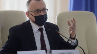 Cîmpeanu a cerut modificarea scenariilor pentru ca elevii din clasele terminale să meargă în continuare la cursuri