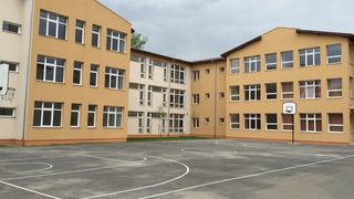 Ce se întâmplă cu școlile de luni. Numărul cazurilor Sars-Cov-2 crește de la o oră la alta