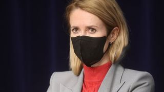 Carantină națională timp de o lună! Țara din Europa care se închide din cauza noii tulpini britanice