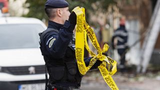 "Cei vinovați vor plăti". Ministrul de Interne, noi date depre raportul dublei crime de la Onești