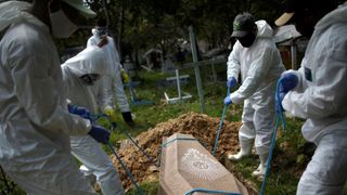 Țara care a ajuns la limita rezistenței în criza COVID. Sunt 2.000 de decese pe zi