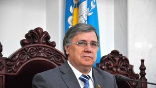 A murit de COVID un mare scriitor, membru al Academiei Române