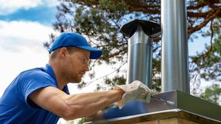 Centralele termice de apartament, interzise într-un mare oraș din România