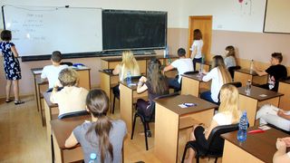 elevi infectați cu coronavirus