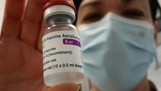 Șapte țări din Europa au suspendat vaccinarea cu AstraZeneca în ultimele 24 de ore. România merge înainte