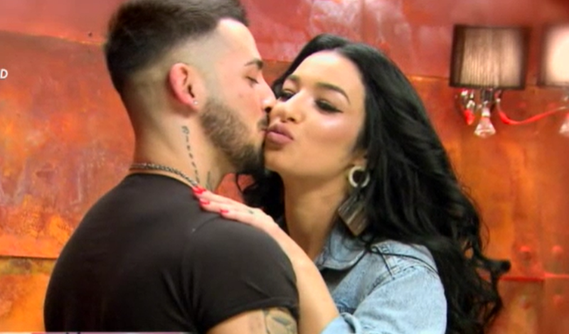 Scandal în casa „Puterea dragostei”! Două concurente au sărit la bătaie