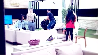 Scandal în casa „Puterea dragostei”! Două concurente au sărit la bătaie