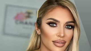 O bombă sexy a fost mutilată de medicul estetician. Ce legături are cu temutul clan Corduneanu