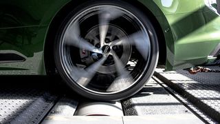 Chip tuning: Cât de dăunător este de fapt pentru motorul mașinii să îi crești puterea