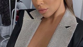 Imagini de infarct cu Andra Volos de la „Puterea Dragostei”. Cum s-a lăsat pozată în dormitor