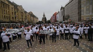 VIDEO - Angajații din industria HORECA au protestat față de carantină