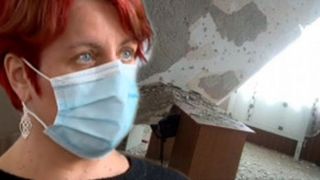 Tavanul unei școli proaspăt renovate s-a prăbușit peste bănci