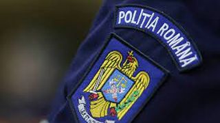 Un tânăr de 18 ani, plasat sub control judiciar după ce a intrat într-un liceu şi a ameninţat o fată cu un pistol