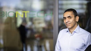 Vești bune din partea celui care a inventat vaccinul Pfizer/BioNTech: &bdquo;Probabil că nu vom avea nevoie de restricții p&acirc;nă la sf&acirc;rșitul verii&rdquo;